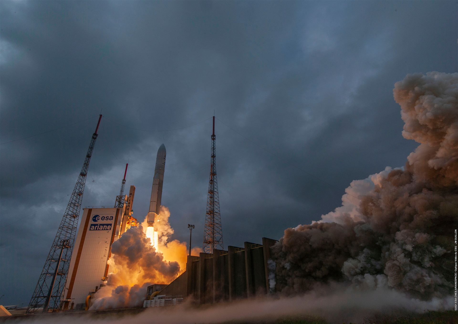 Webb liftoff on Ariane 5