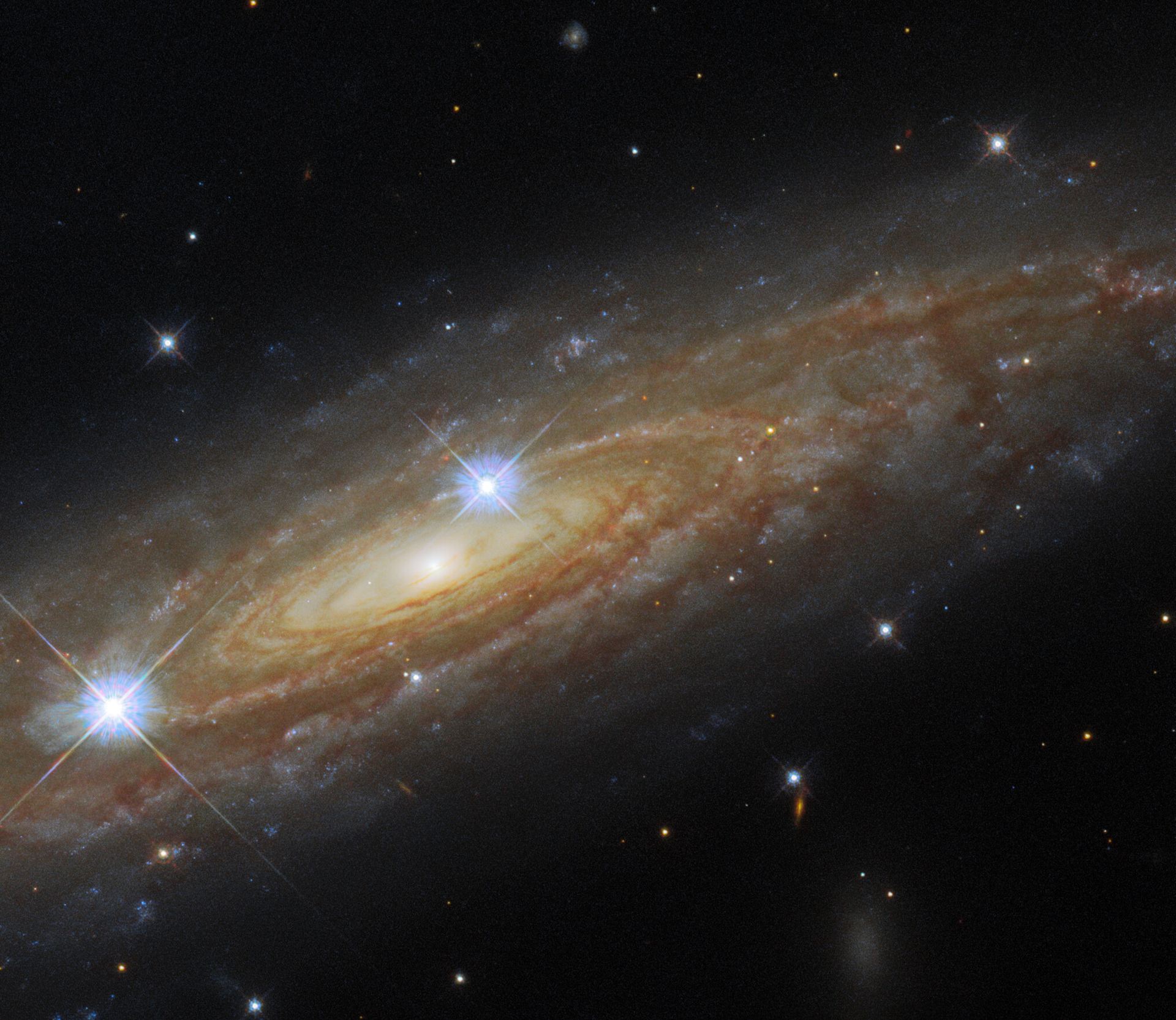 A Spectacular Side-On Spiral