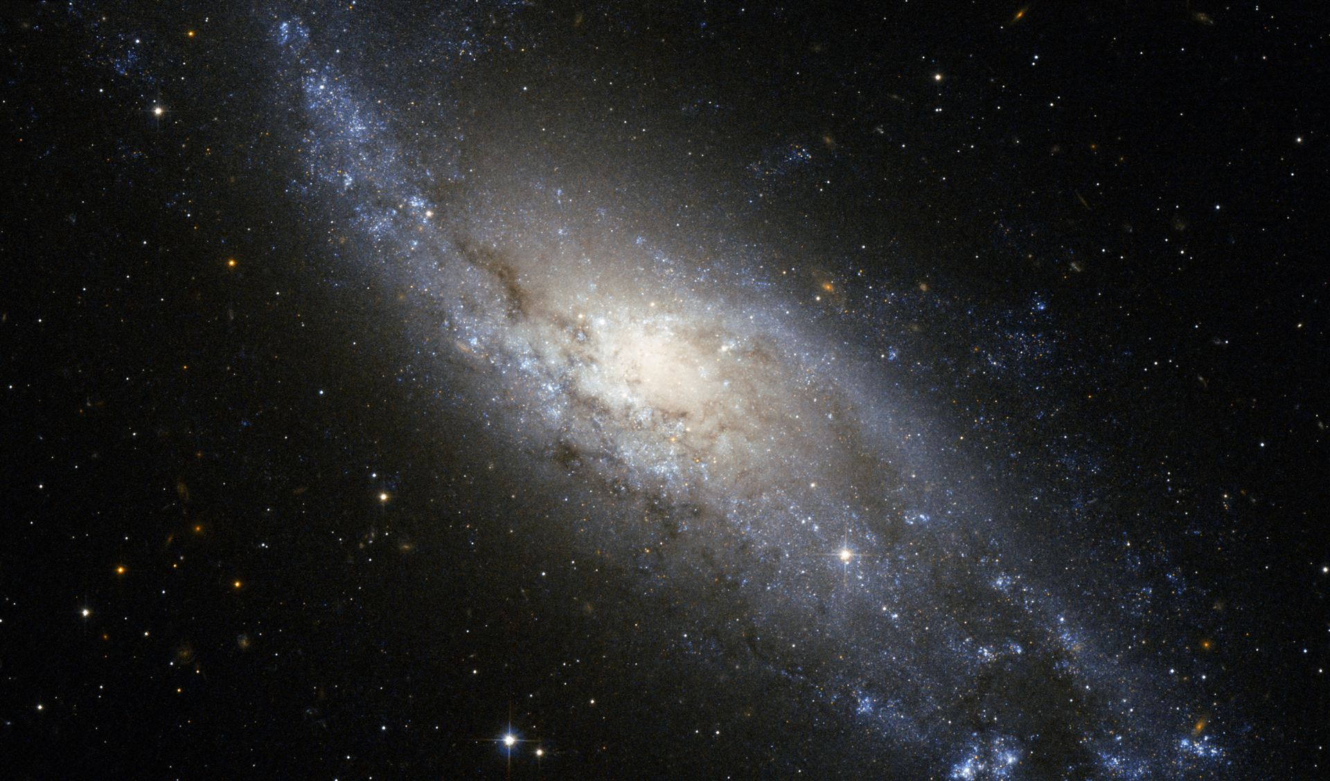 A cosmic whirlpool in Tucana