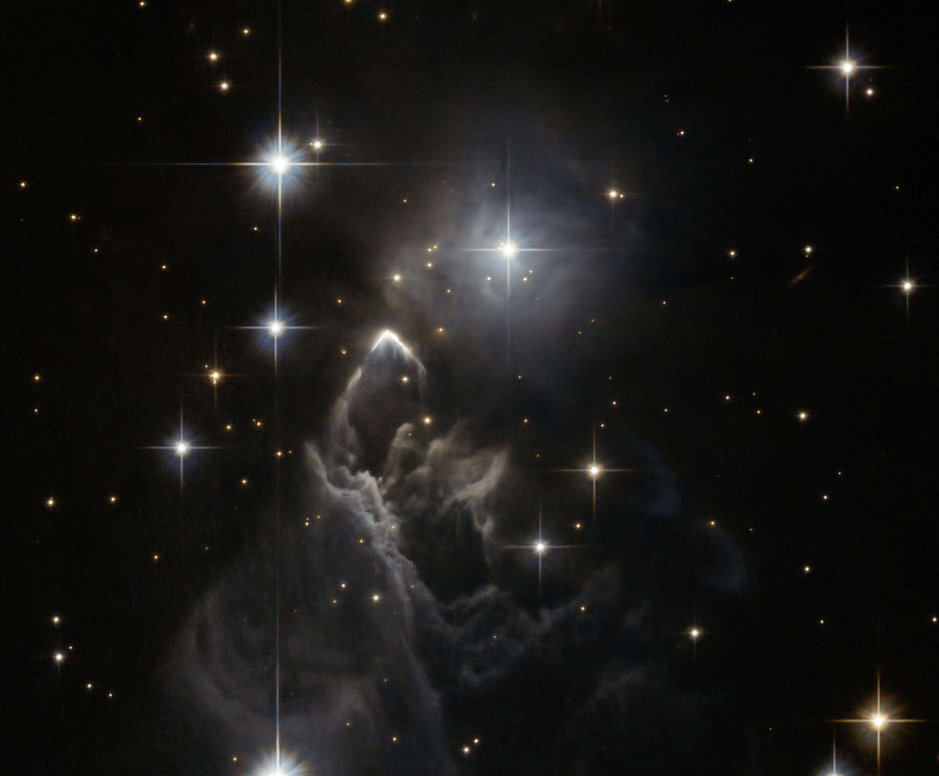 A lucky observation of an enigmatic cloud