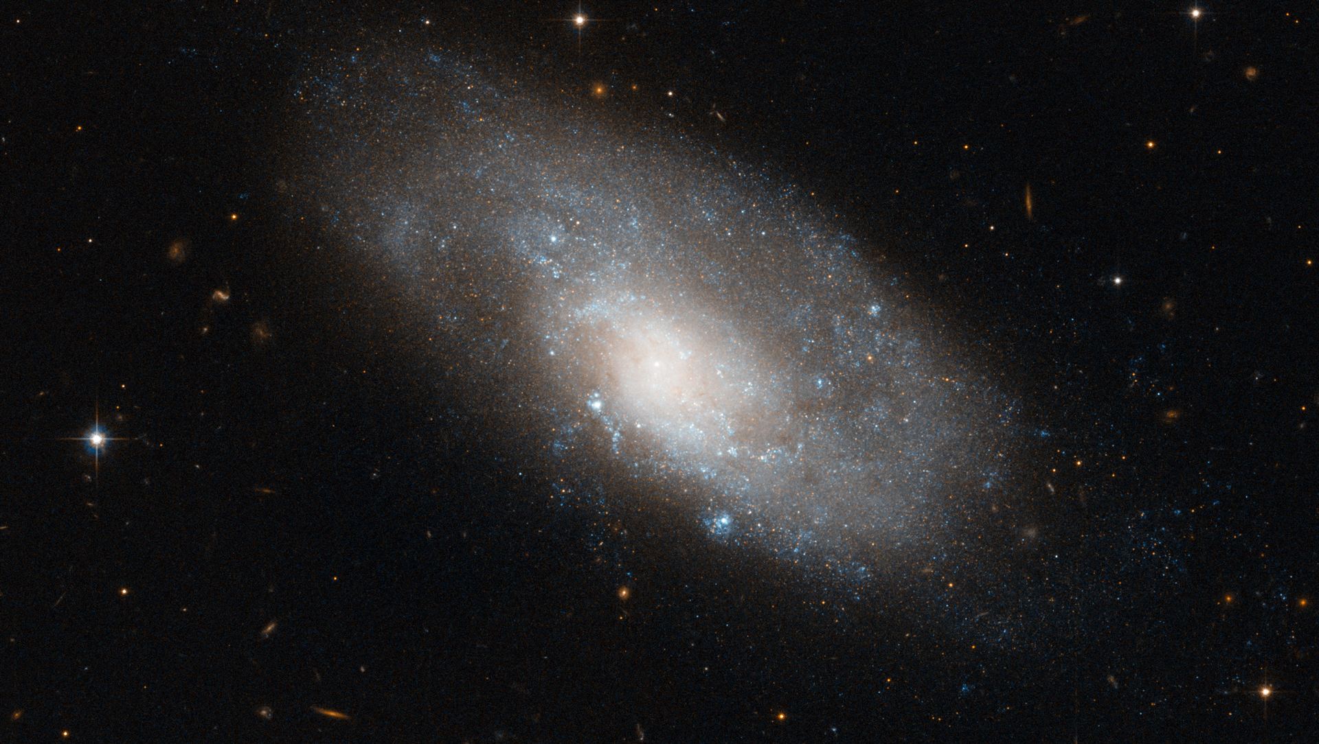 A spiral galaxy in Hydra