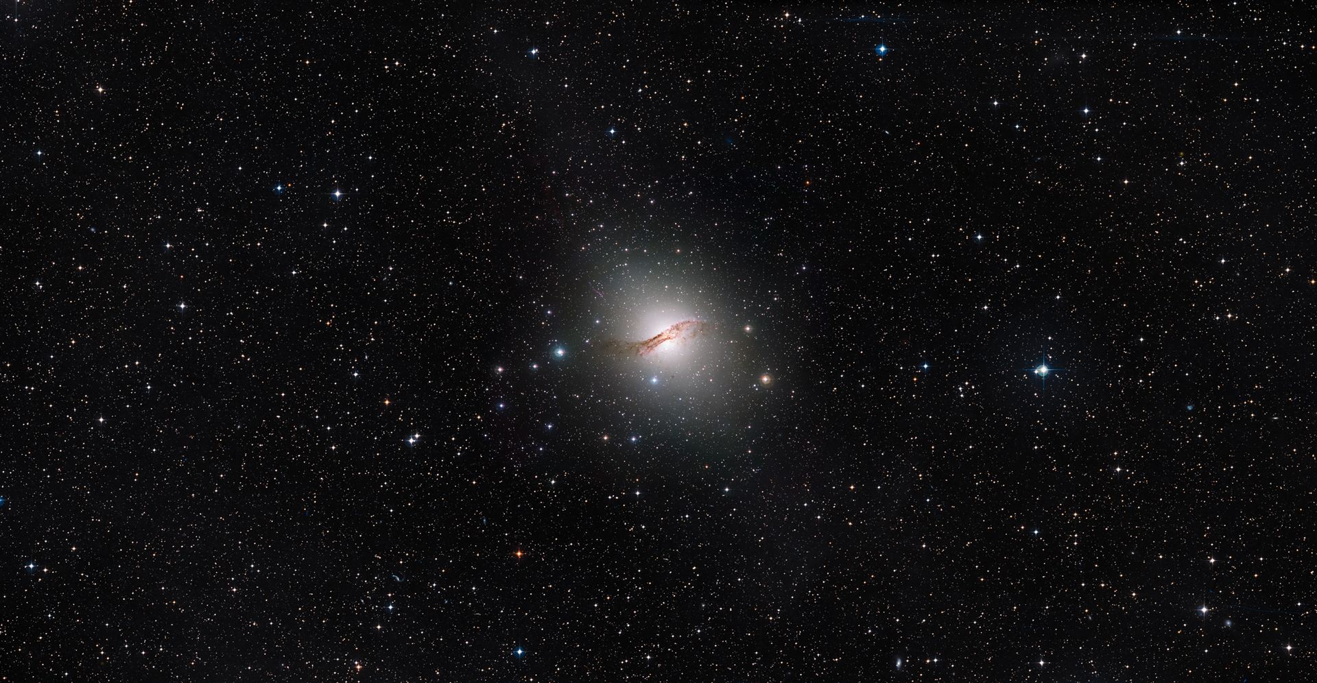 Centaurus A halo