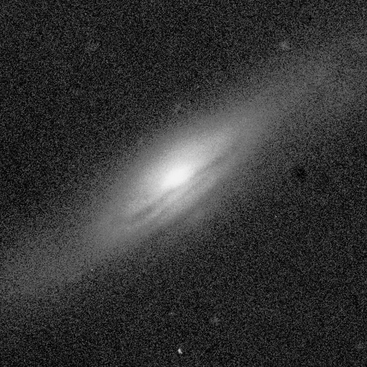 Central bulges of piral galaxies – NGC 5689 (ground-based view)