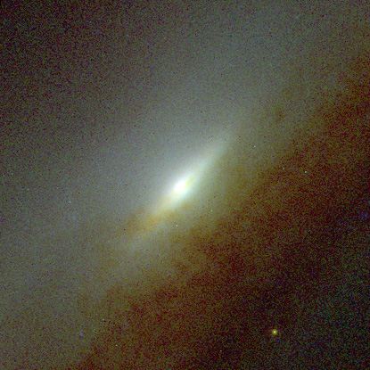 Central bulges of piral galaxies – NGC 5965 (Hubble NICMOS and WFPC2 view)