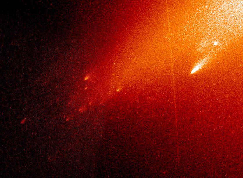 Comet Linear Fragments (Hubble View)