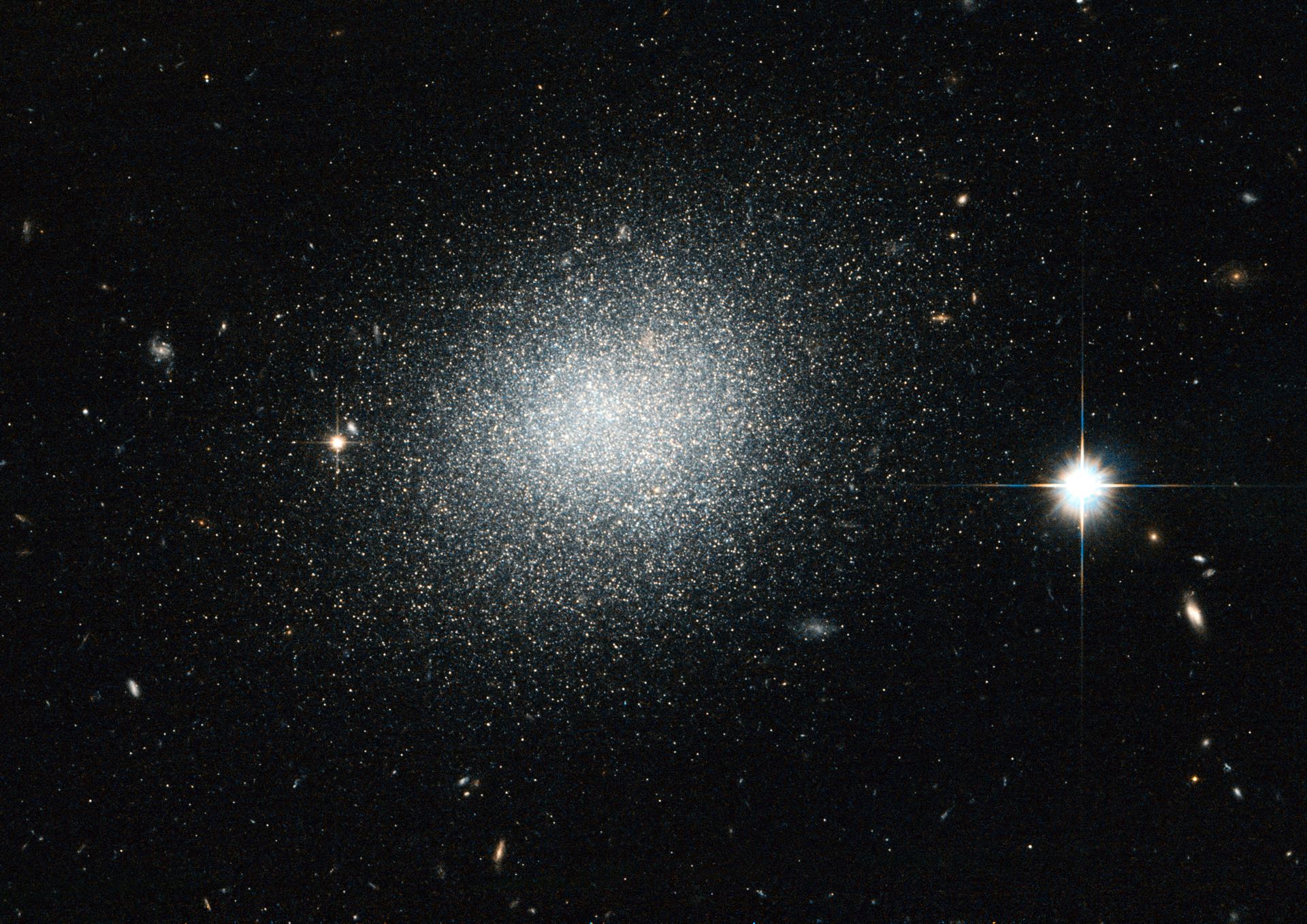 Compact blue dwarf can’t hide