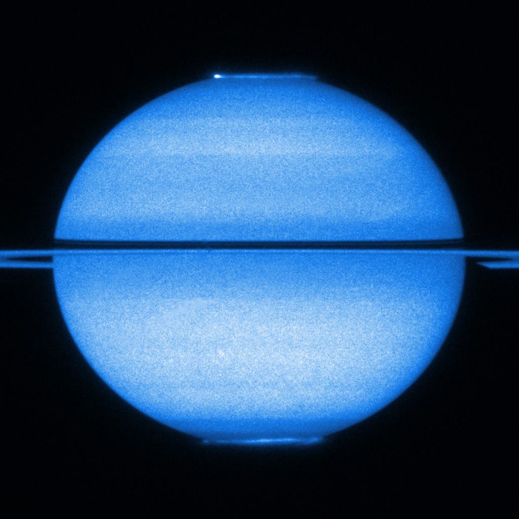 Double light show in a single shot Hubble images both of Saturn&rsquo;s aurorae