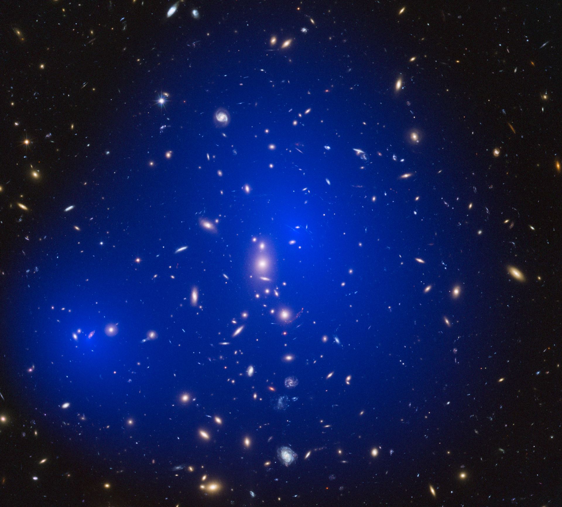 Galaxy cluster ZwCl 1358+62 with dark matter map