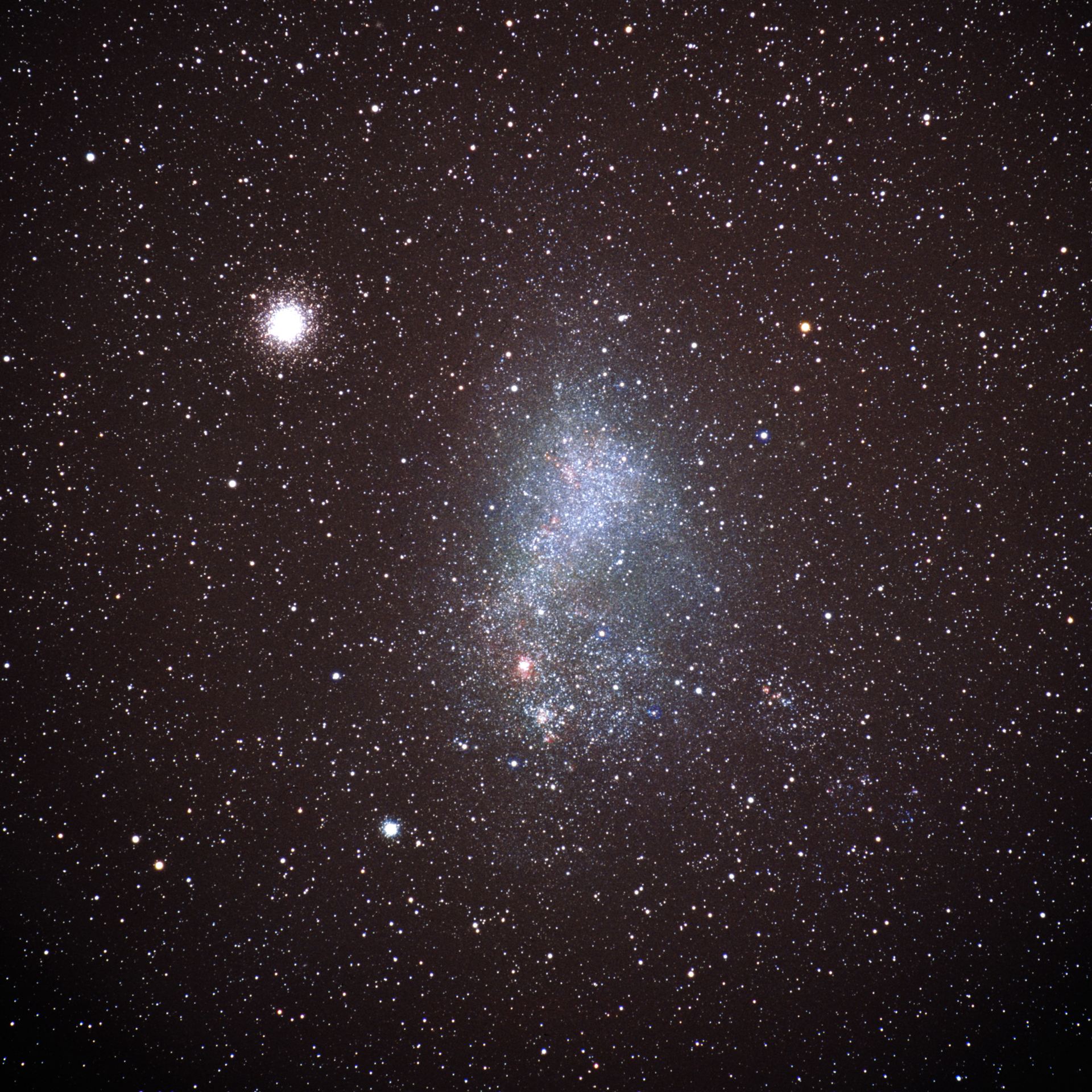 Globular cluster 47 Tucanae and the Small Magellanic Cloud (ground-based image)