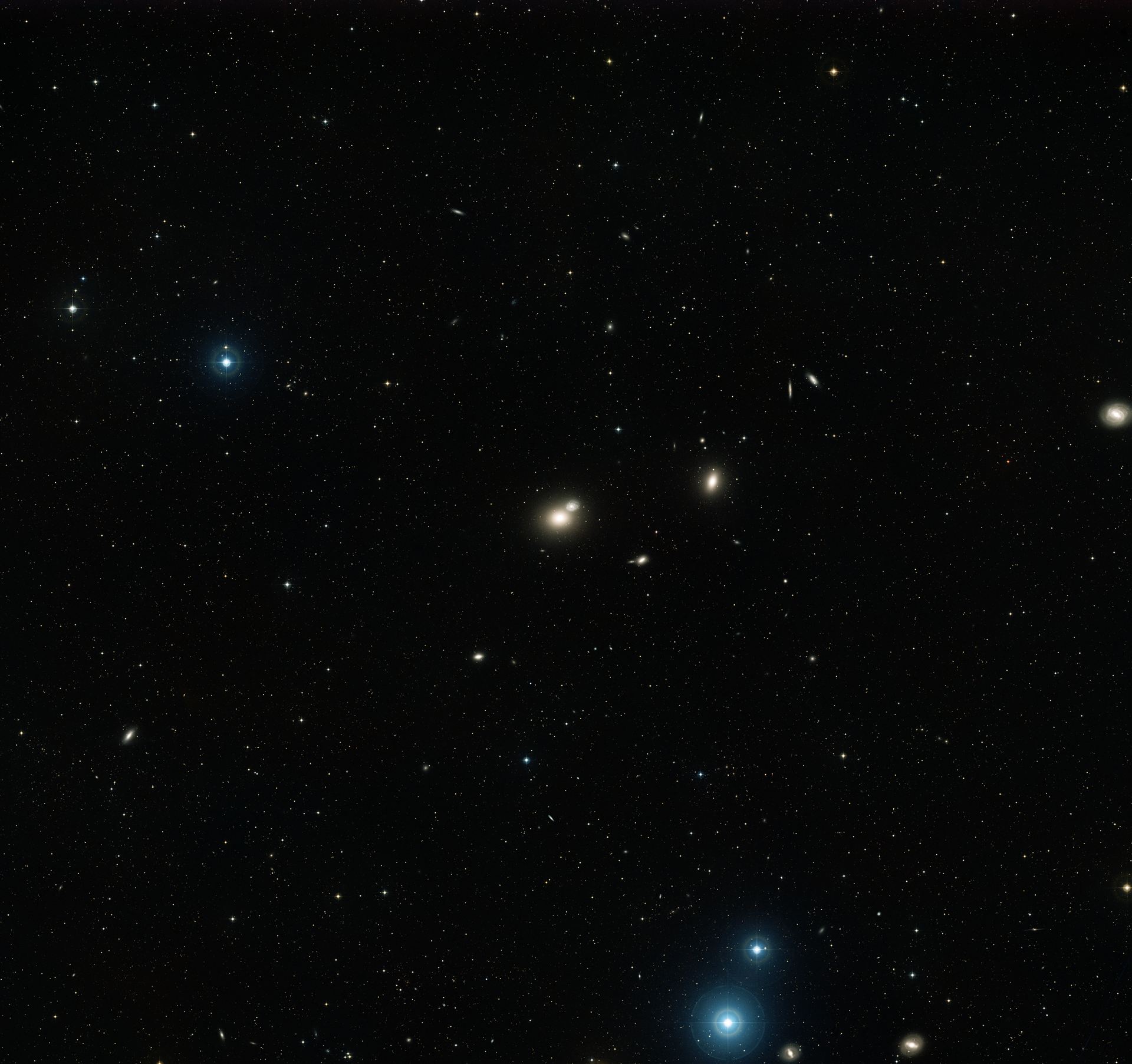 Ground-based image of Arp 116 and its surroundings