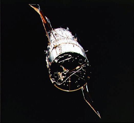 Hubble Space Telescope nears Shuttle Endeavour