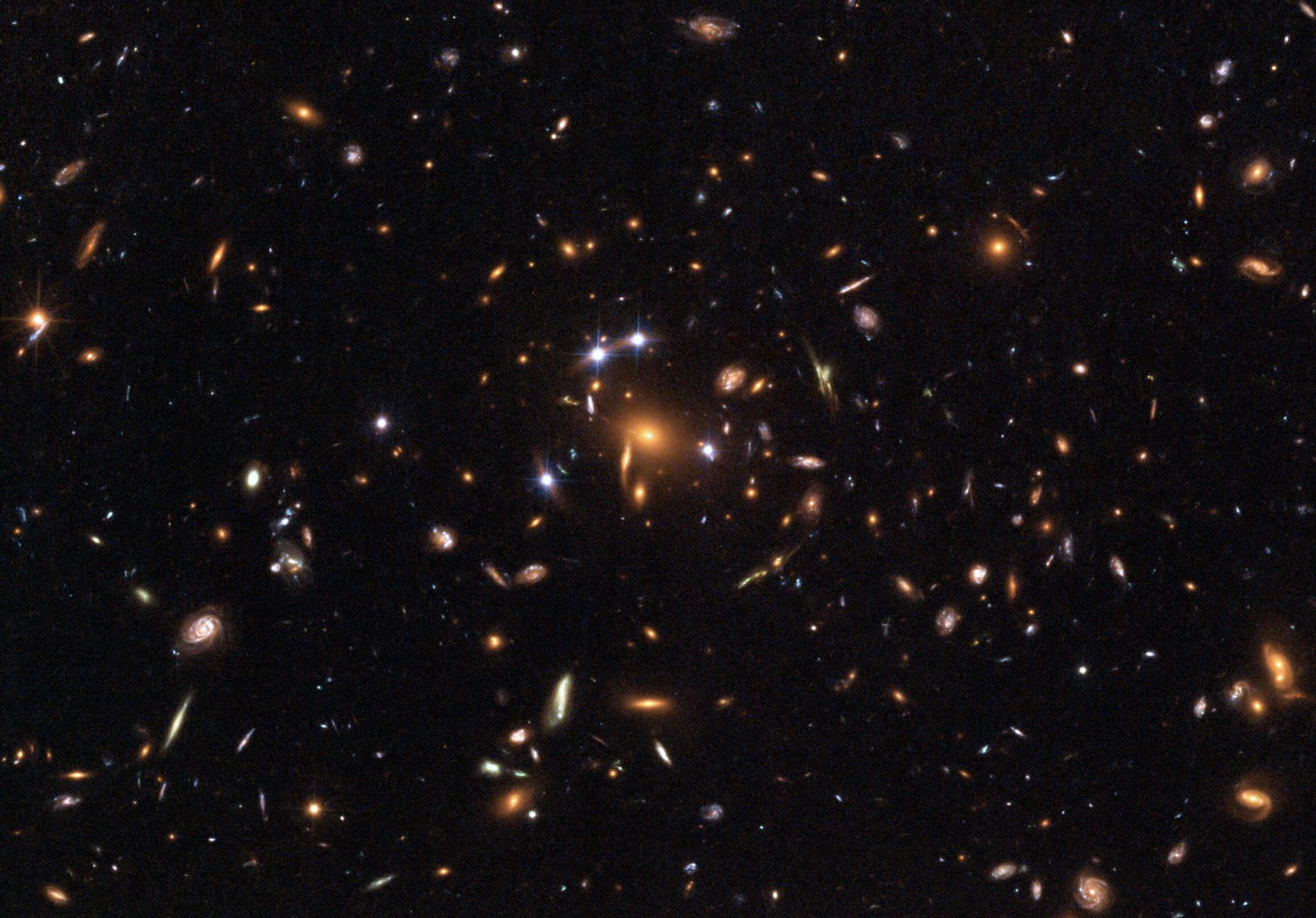 Hubble captures a five-star rated gravitational lens