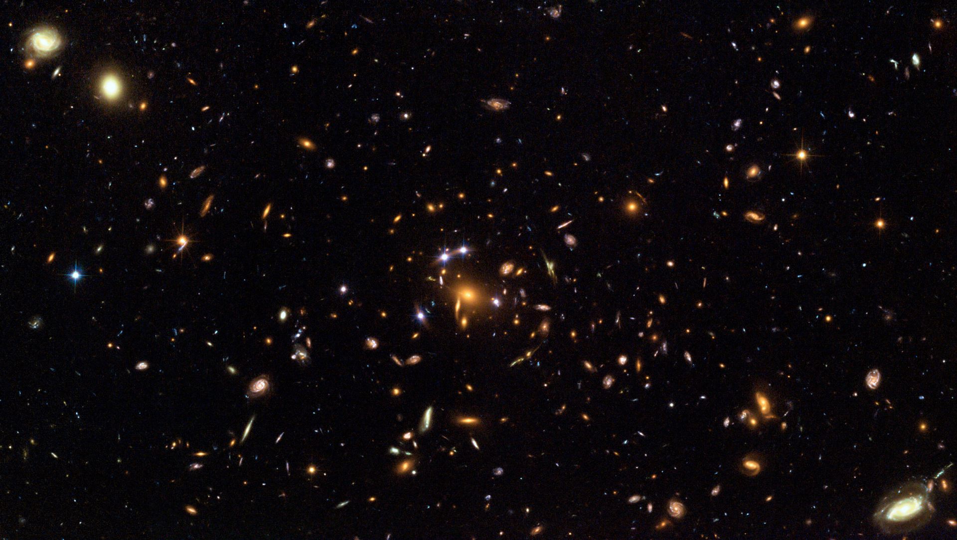Hubble captures a five-star rated gravitational lens
