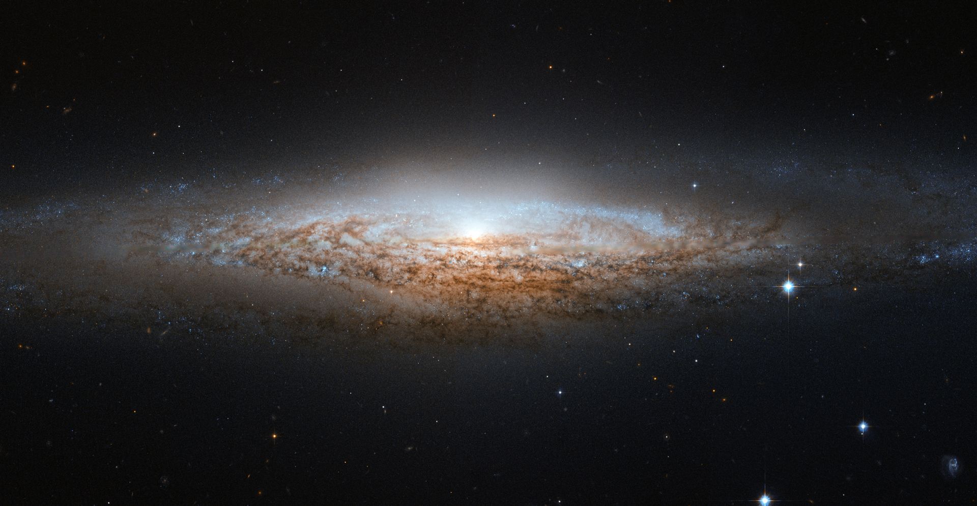 Hubble spies a UFO