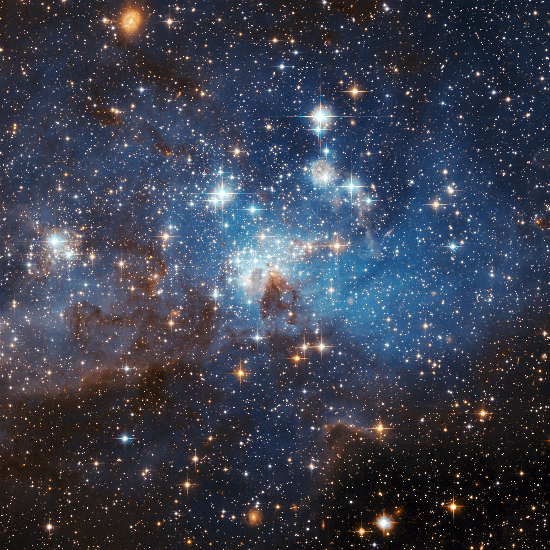 Large and small stars in harmonious coexistence