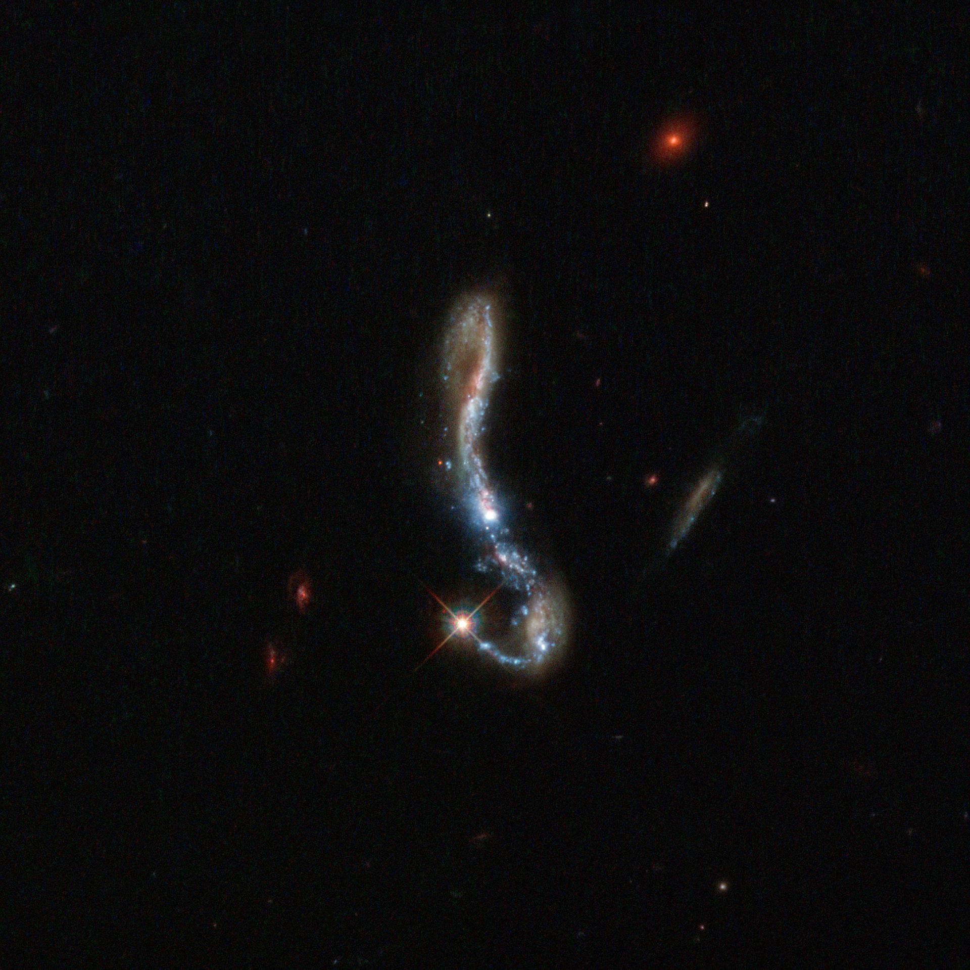 Light and dust in a nearby starburst galaxy