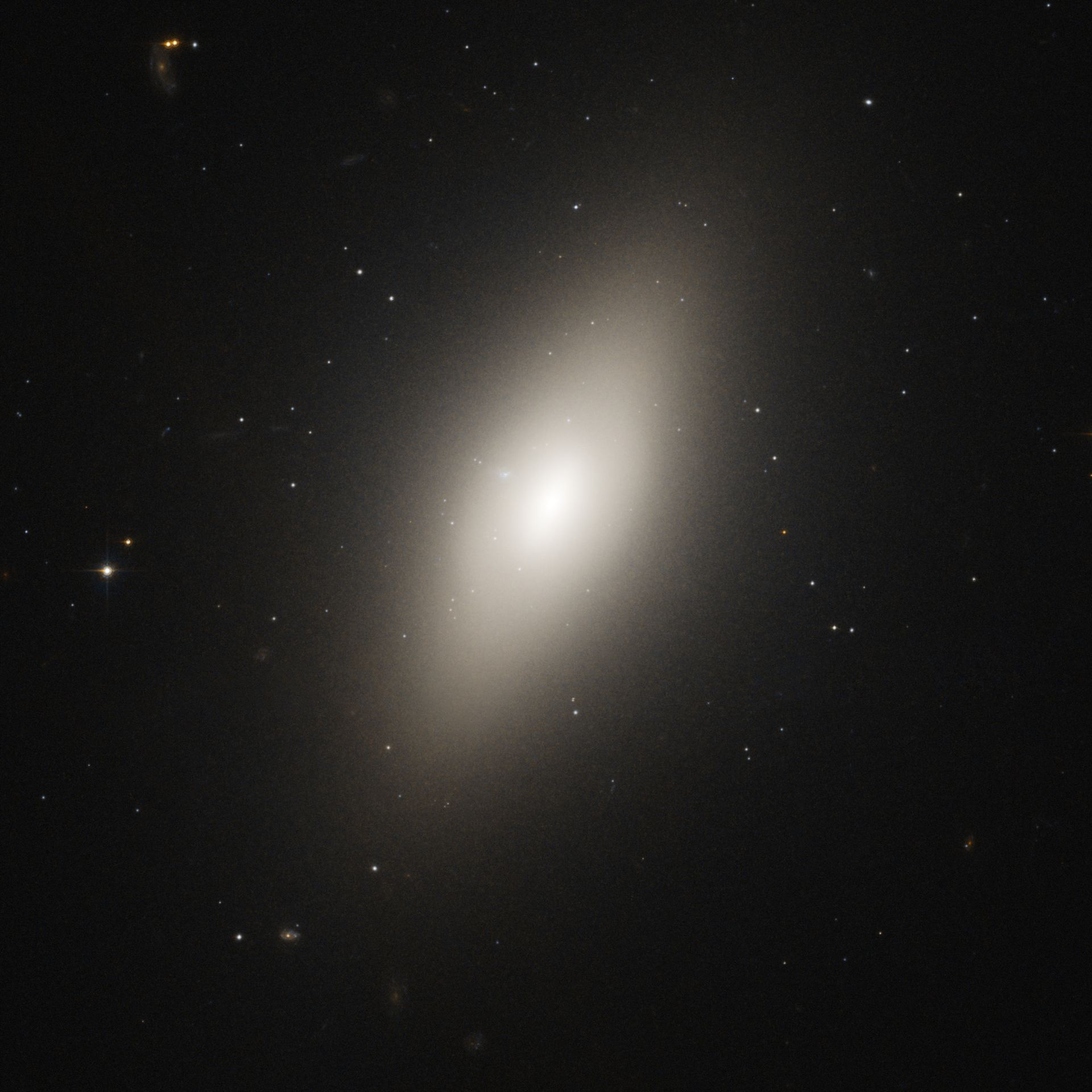 NGC 4660 in the Virgo cluster of galaxies