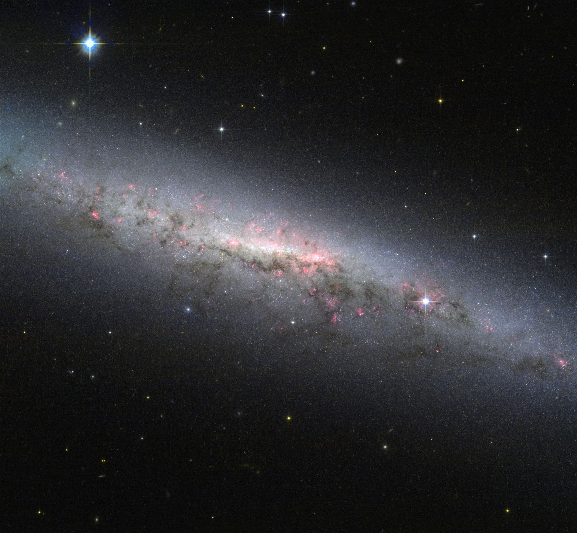 NGC 7090 — An actively star-forming galaxy