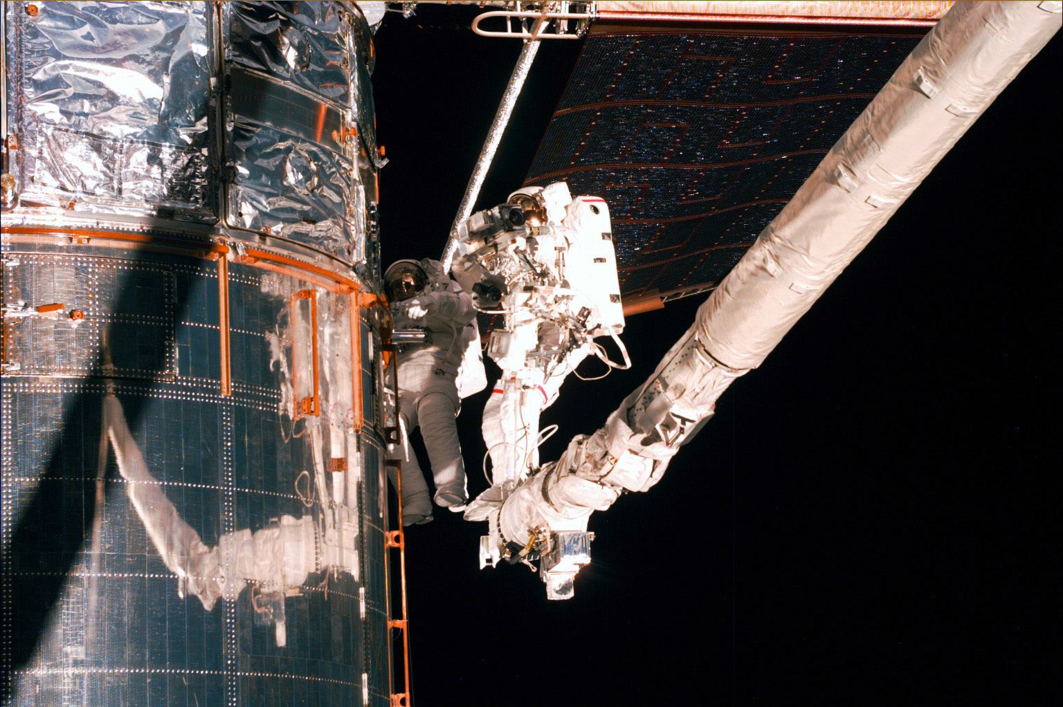 SM2 Spacewalk Duties carried out with help from the RMS