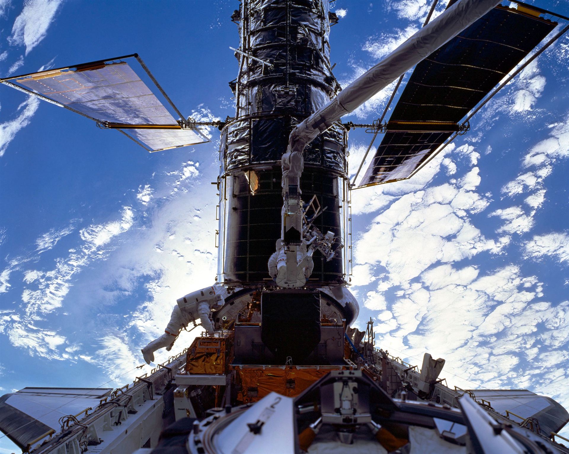 SM3A Installation of the Fine Guidance Sensor (FGS)