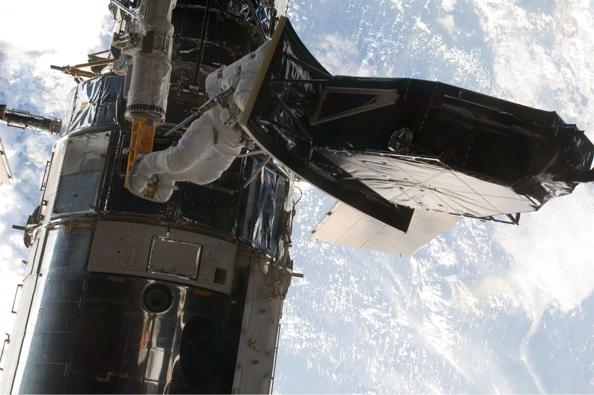 SM4 astronaut Andrew Feustel and WFC3