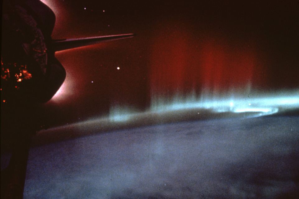 Shuttle Photos Of Earth&rsquo;s Auroras