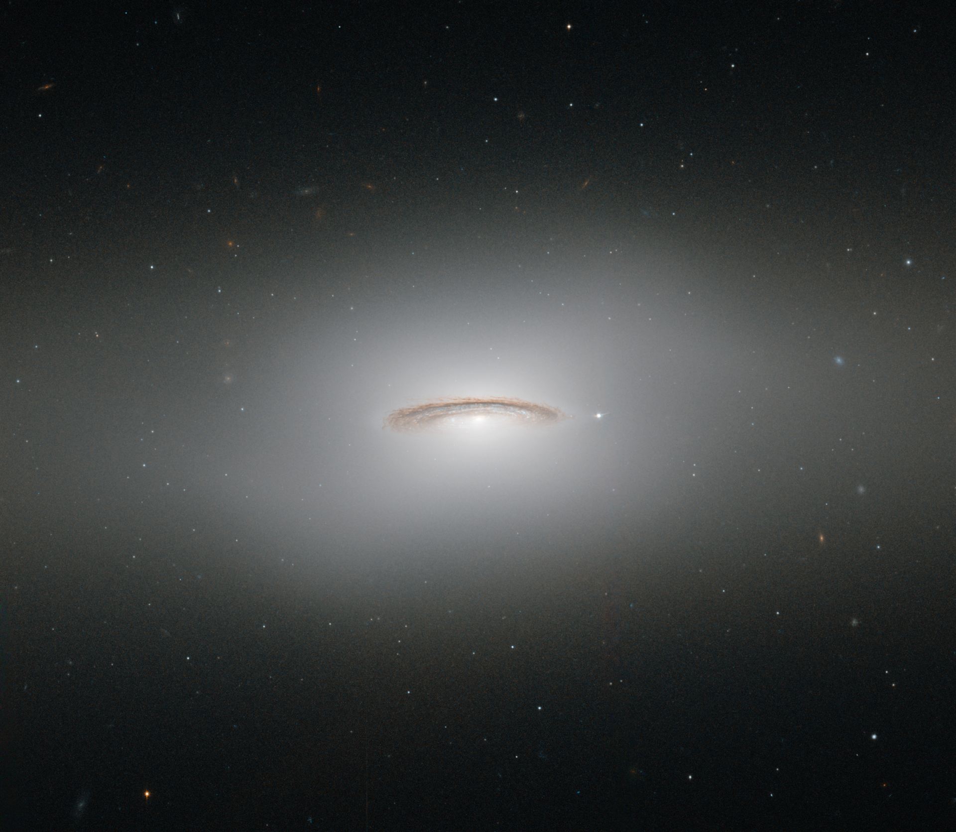 The whirling disc of NGC 4526