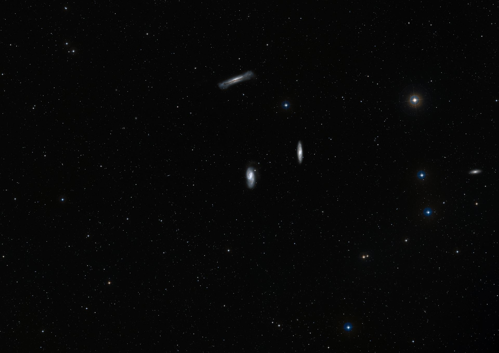 Wide-field view of Messier 66 (ground-based image)